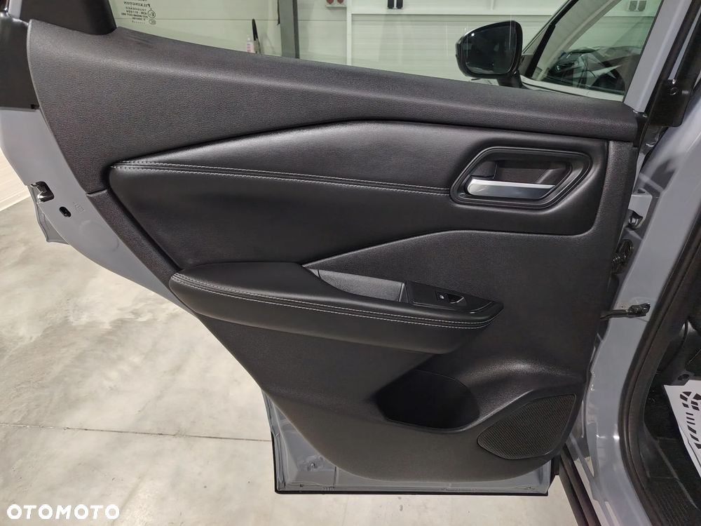 Nissan Qashqai 1.3 DIG-T DCT N-CONNECTA - 22