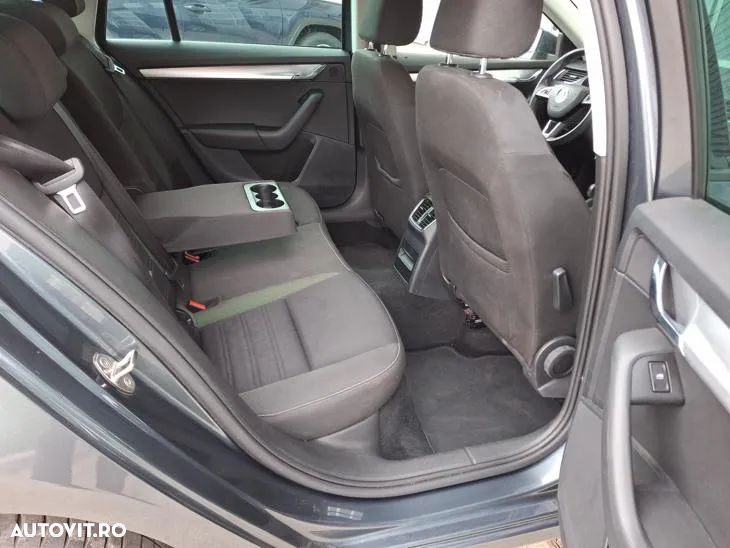 Skoda Octavia Combi Diesel 1.6 TDI DSG Ambition - 14