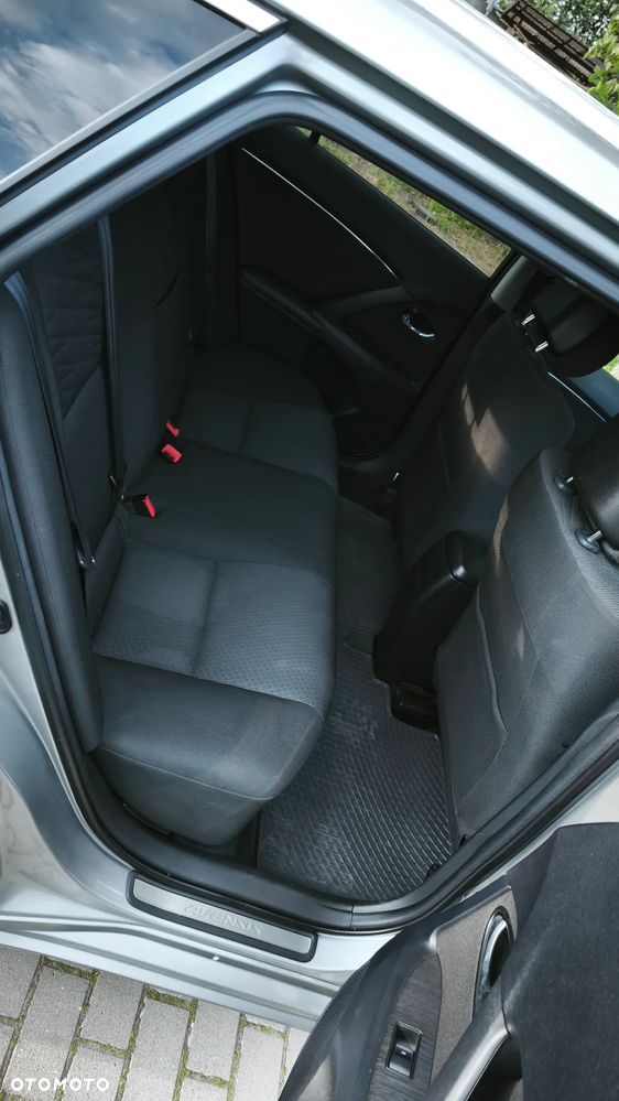 Toyota Avensis - 14