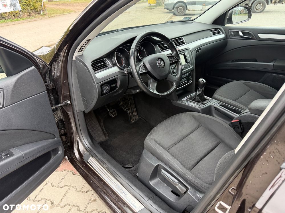 Skoda Superb 2.0 TDI Ambition - 24