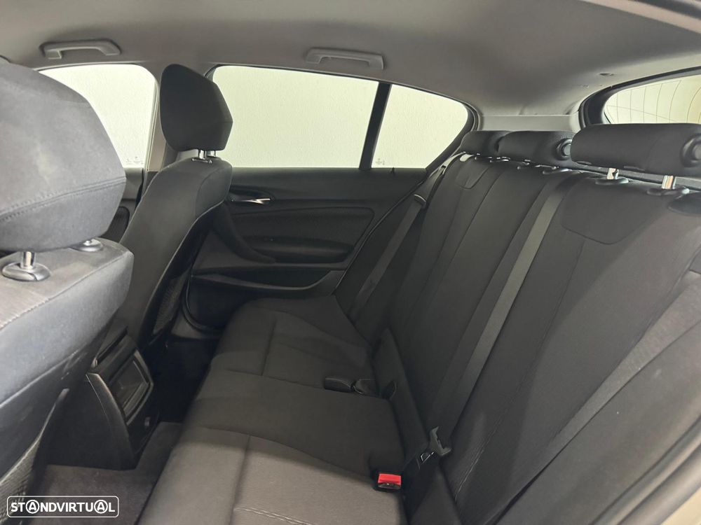 BMW 116 d Pack M - 13