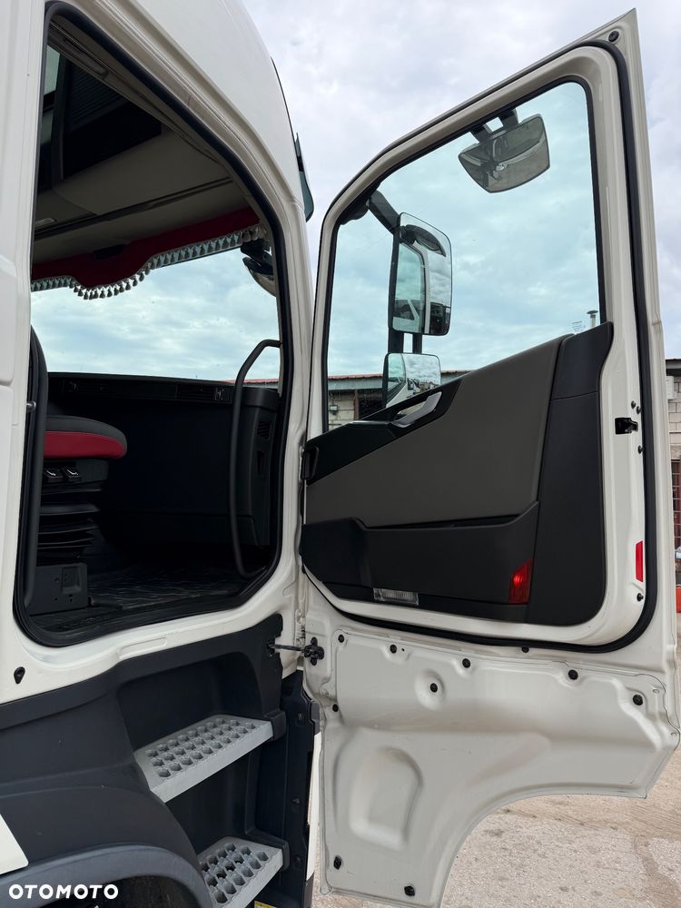 Volvo FH4 / AUTOMAT / POLSKI SALON !! / STANDARD / EURO 6 / 2015 ROK - 36