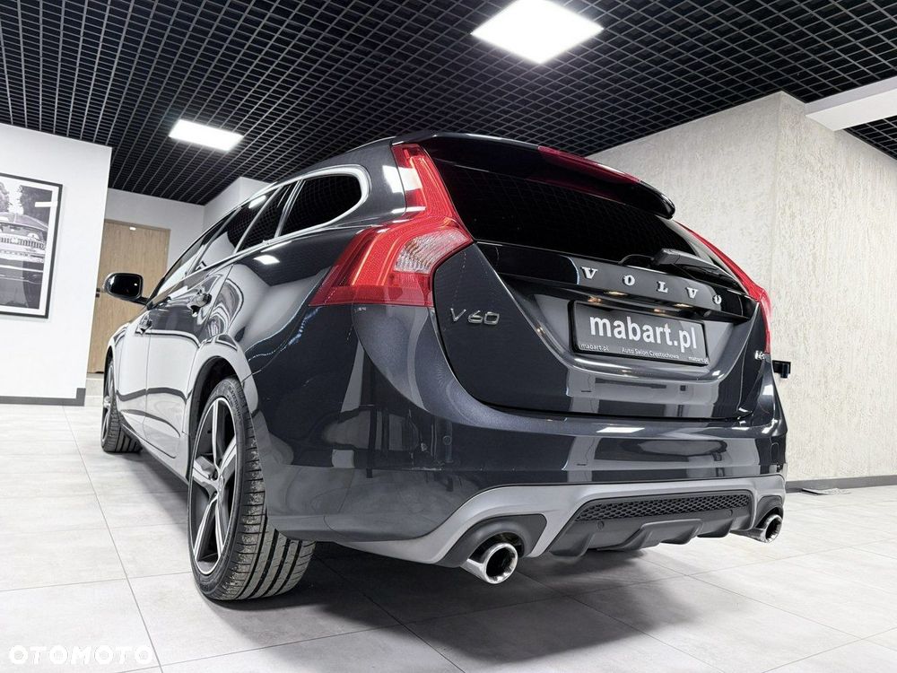 Volvo V60 D3 R-Design - 11