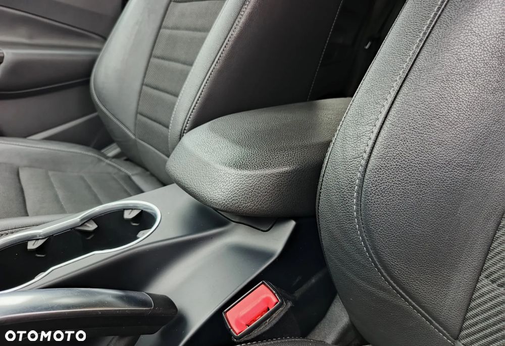 Ford Kuga 2.0 TDCi 4x4 Titanium - 21