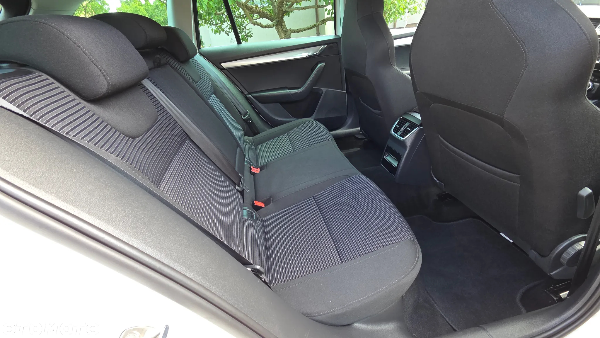 Skoda Octavia 2.0 TDI (Green tec) DSG Style - 14