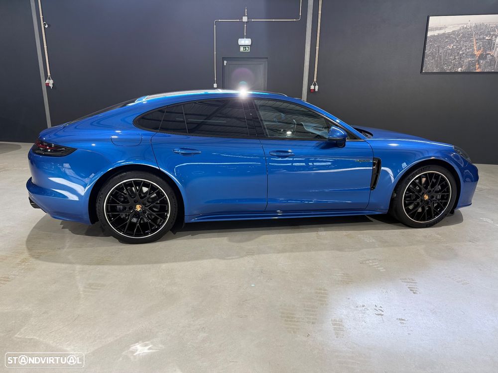 Porsche Panamera 4 E-Hybrid - 11