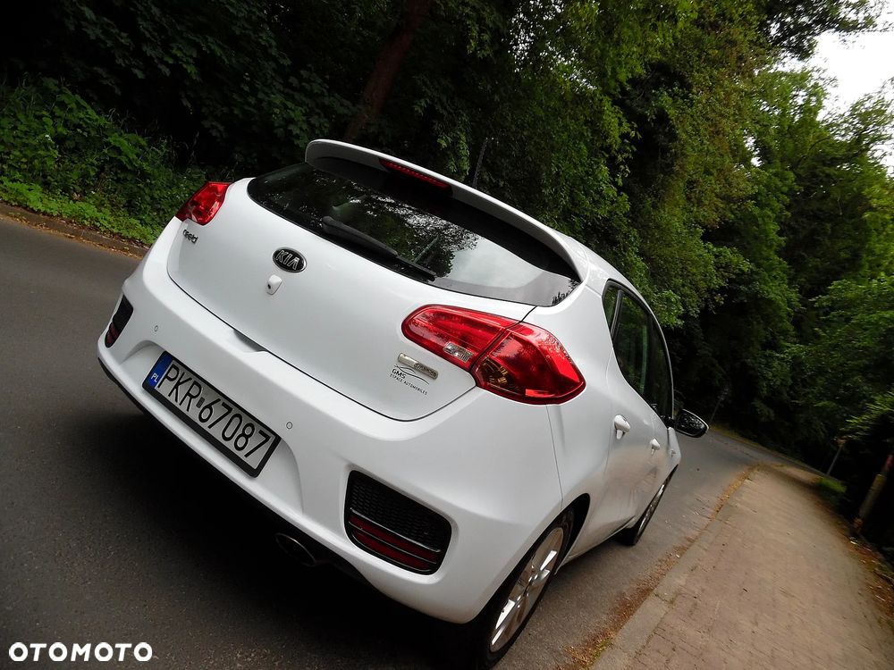 Kia Ceed - 12