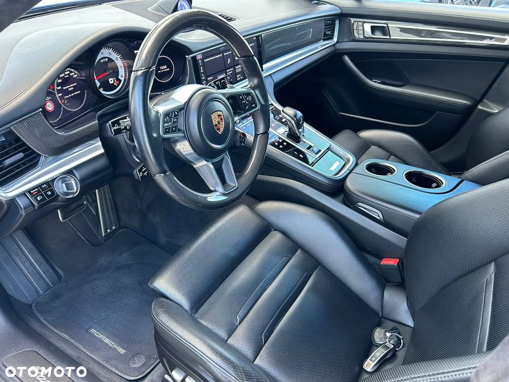 Porsche Panamera GTS GPF - 11