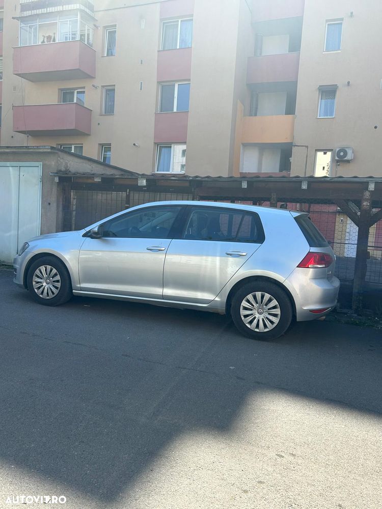 Volkswagen Golf - 9