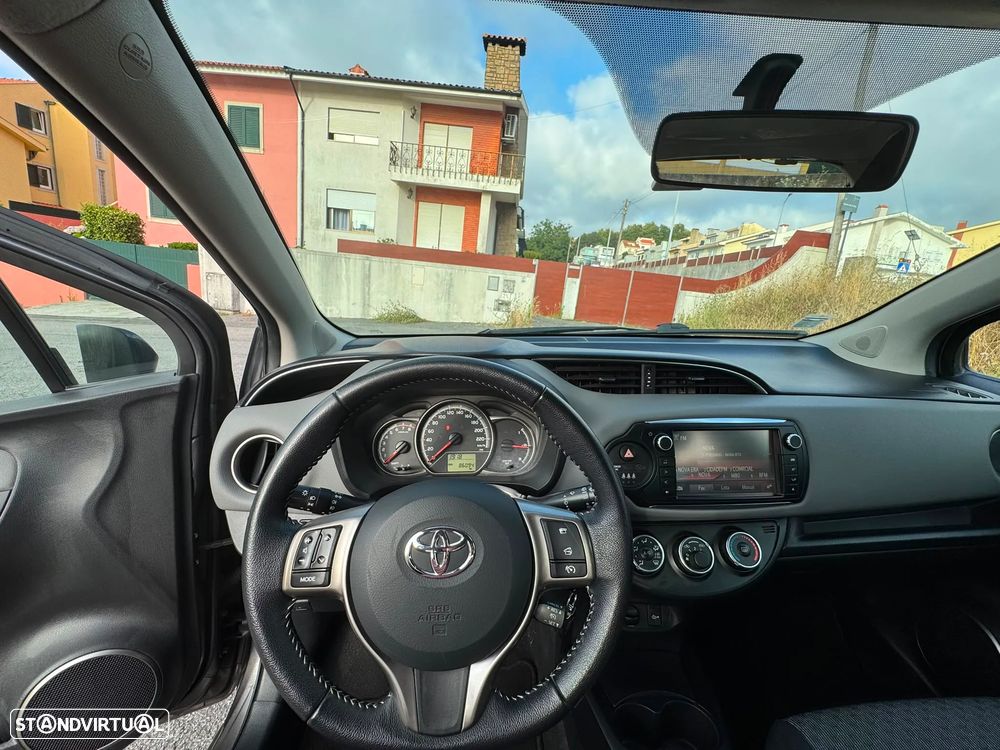 Toyota Yaris 1.0 VVT-i Comfort+P.Style - 10