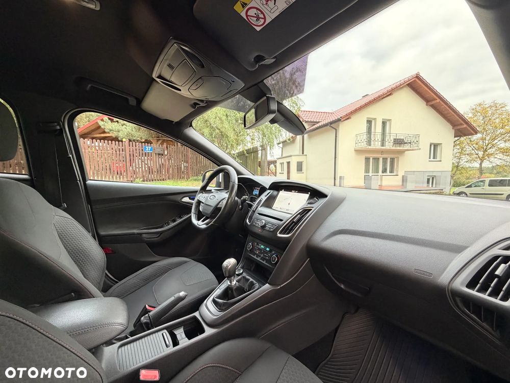 Ford Focus 1.5 EcoBoost ST-Line - 23