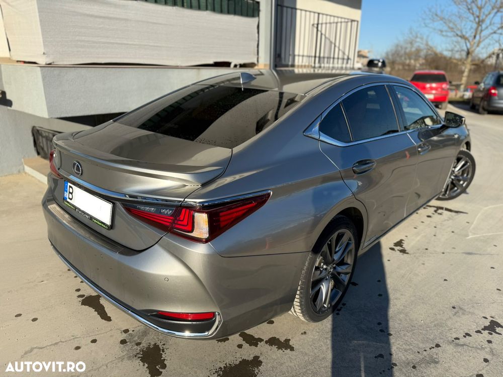 Lexus Seria ES 300h Executive - 23