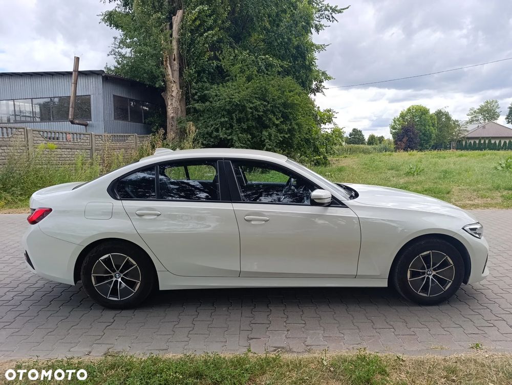 BMW Seria 3 318i Advantage - 4