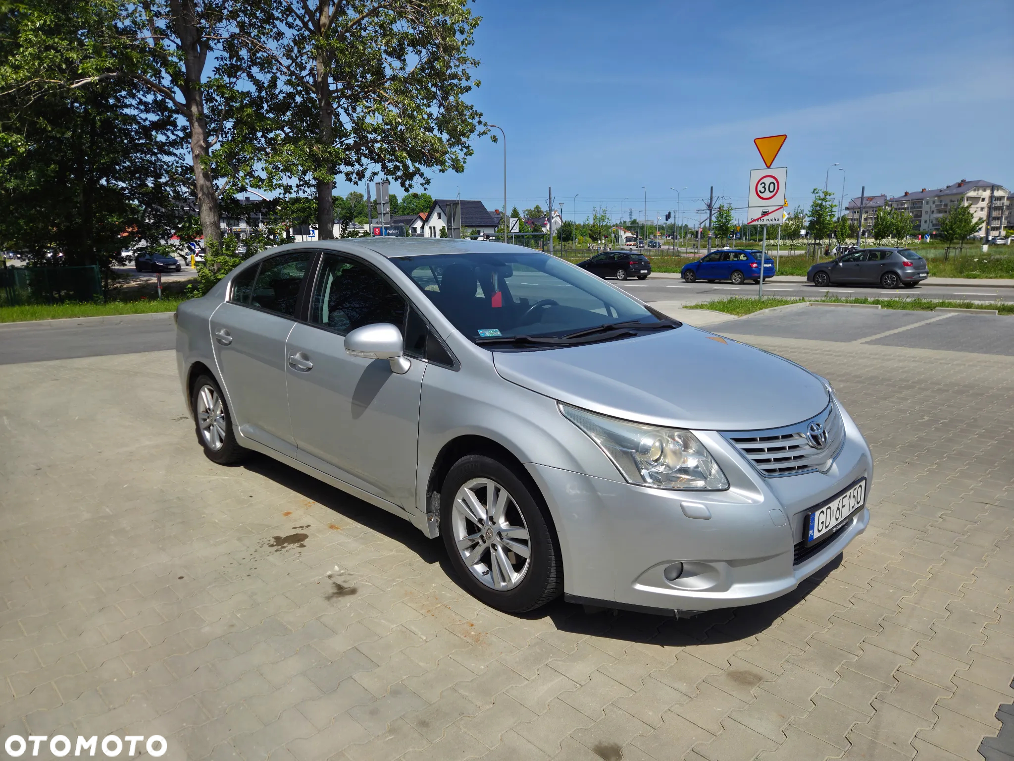 Toyota Avensis 1.8 Sol plus NAVI - 2