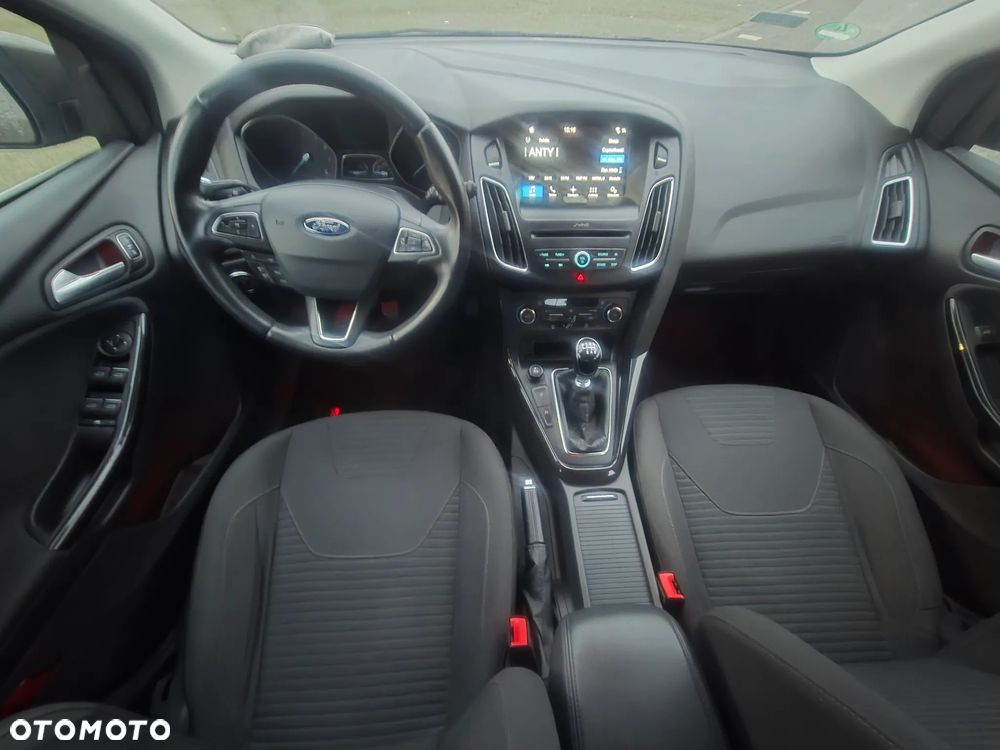 Ford Focus 1.0 EcoBoost Titanium - 9