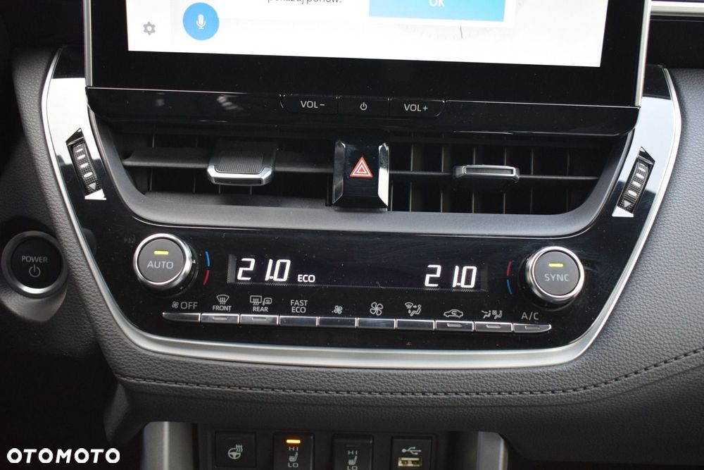 Toyota Corolla Cross 2.0 Hybrid Style AWD - 17