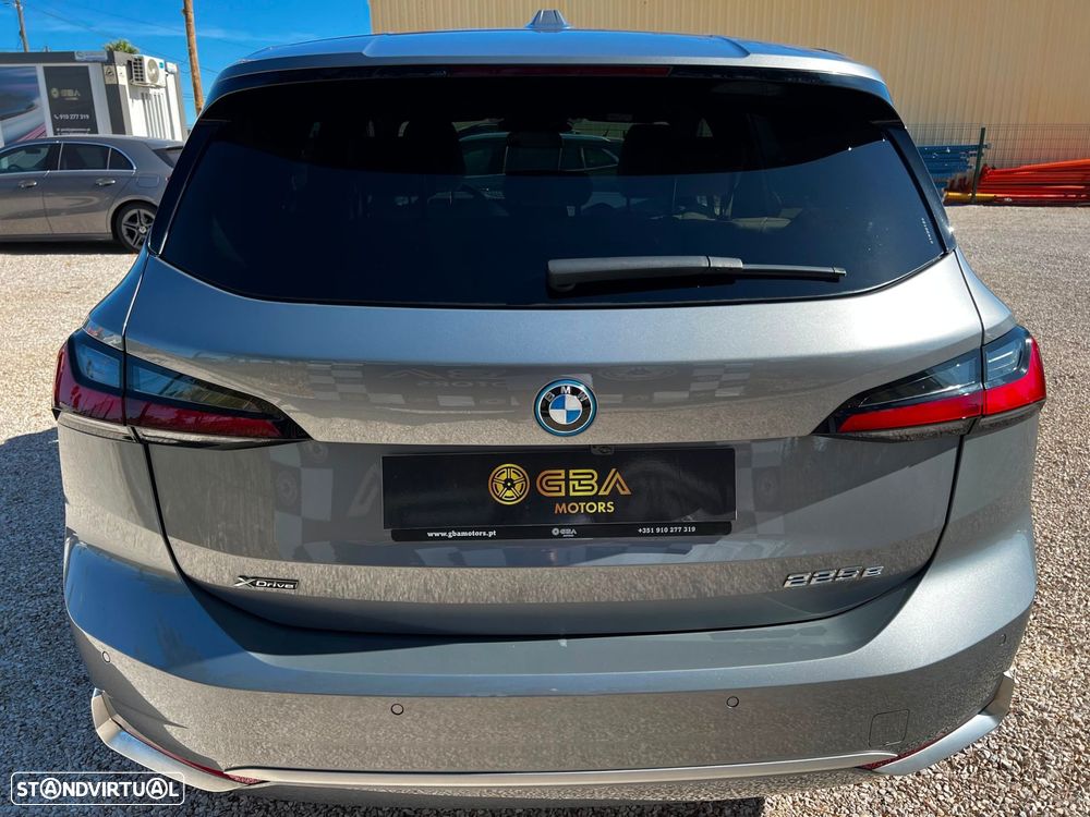 BMW 225xe Active Tourer - 24