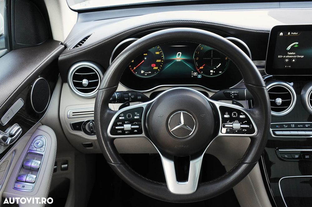 Mercedes-Benz GLC 300 e 4MATIC - 11