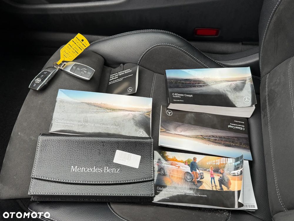 Mercedes-Benz Klasa C 200 9G-TRONIC AMG Line - 37