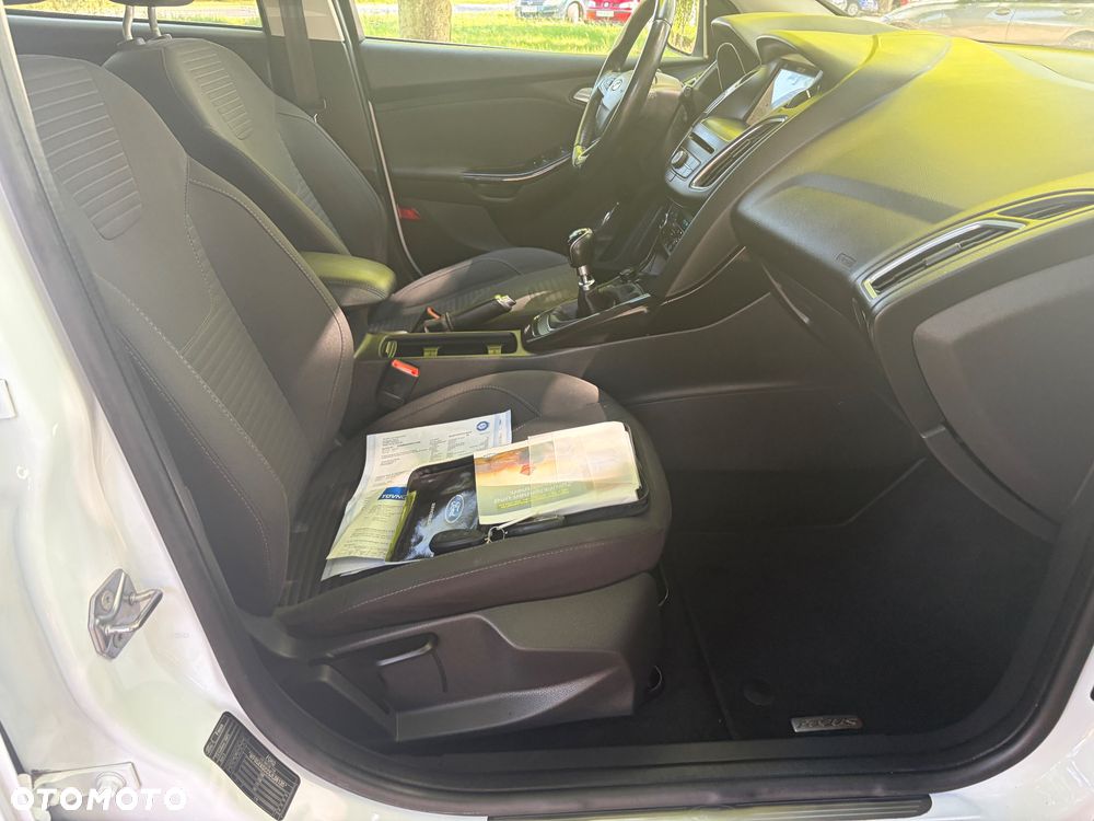 Ford Focus 1.5 EcoBoost STart-Stopp-System TITANIUM - 29