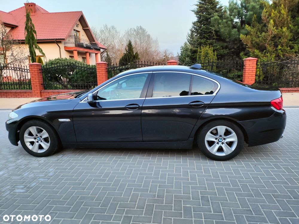 BMW Seria 5 528i - 3