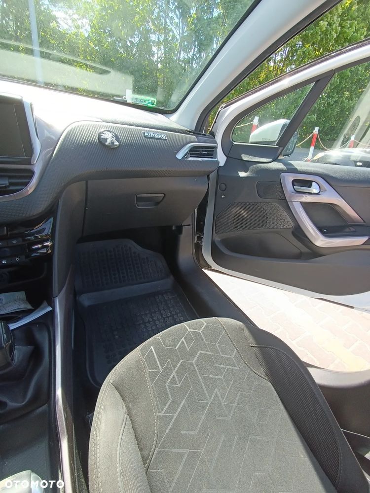 Peugeot 2008 - 5