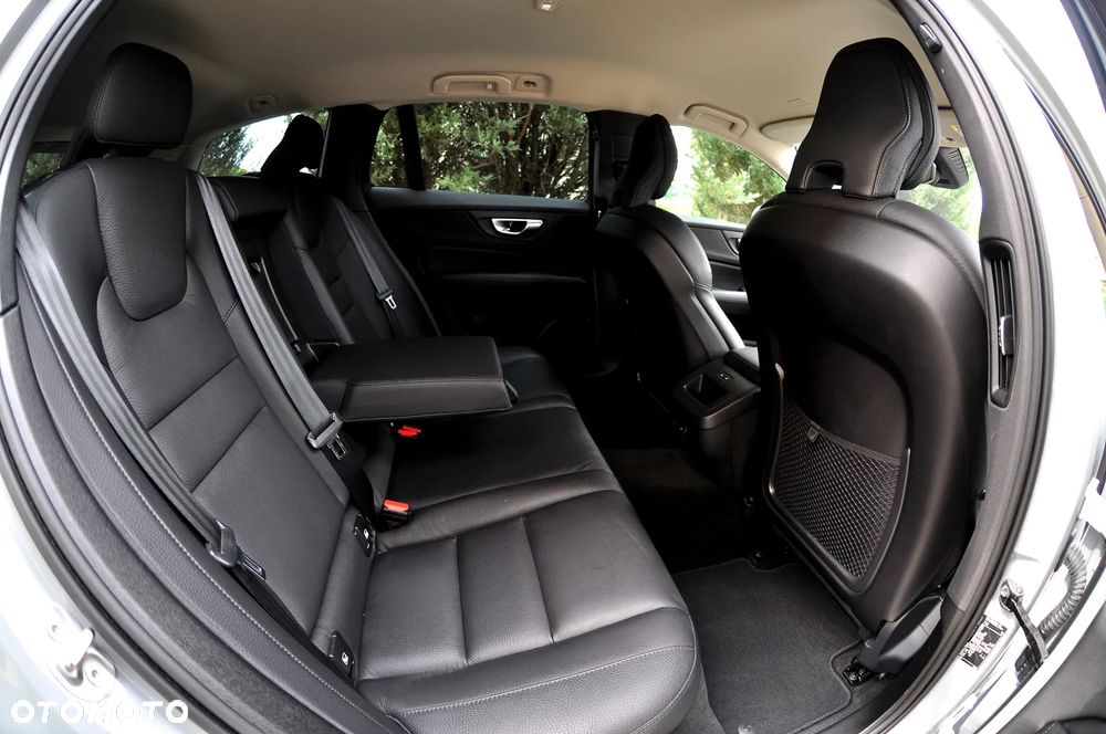 Volvo V60 Cross Country B4 D AWD Geartronic Pro - 20