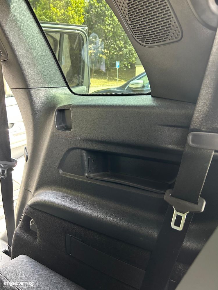 Mercedes-Benz GLB 180 d — fotografia 11