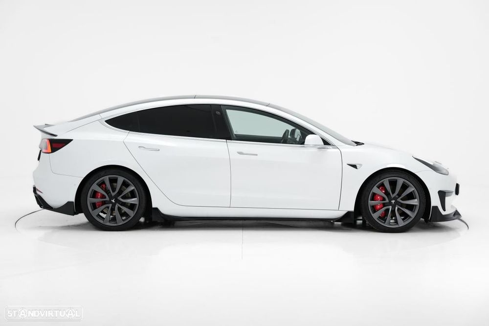 Tesla Model 3 - 3