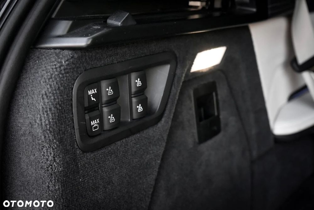 BMW X7 M50d - 37
