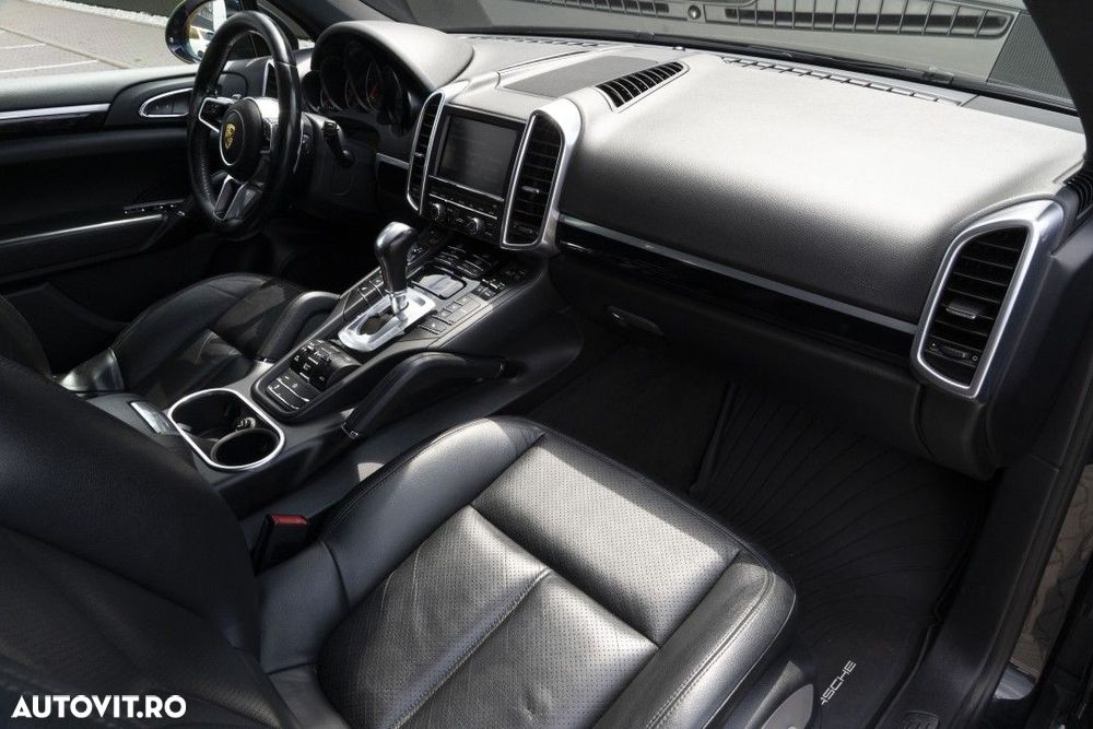 Porsche Cayenne - 11