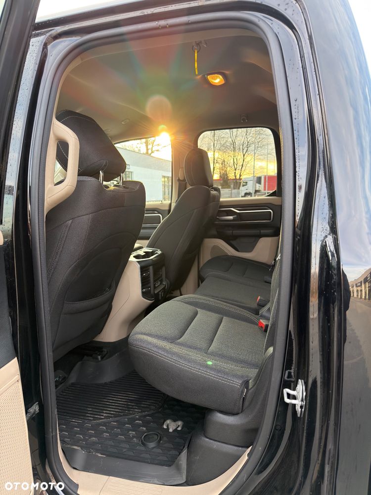 RAM 1500 Crew Cab Shortbed Bighorn - 12