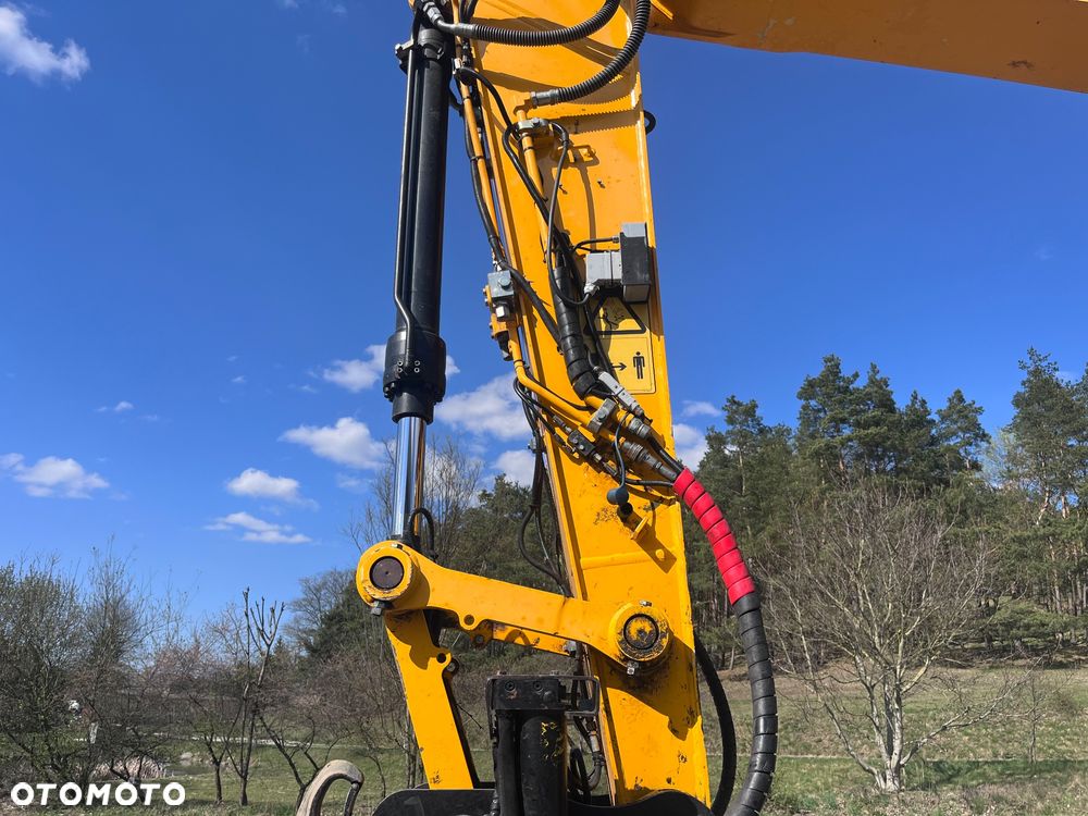 JCB JS 145W - 11