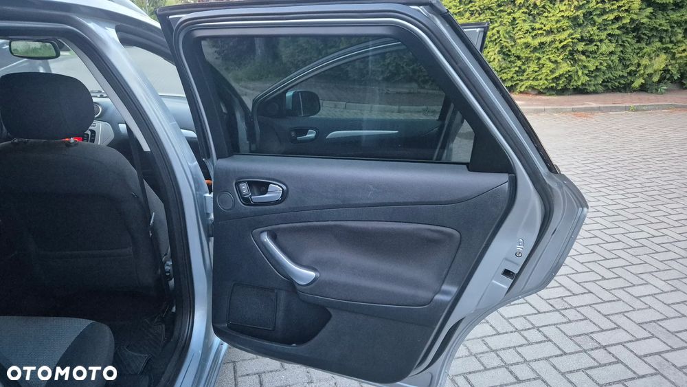 Ford Mondeo 2.0 TDCi Titanium - 19