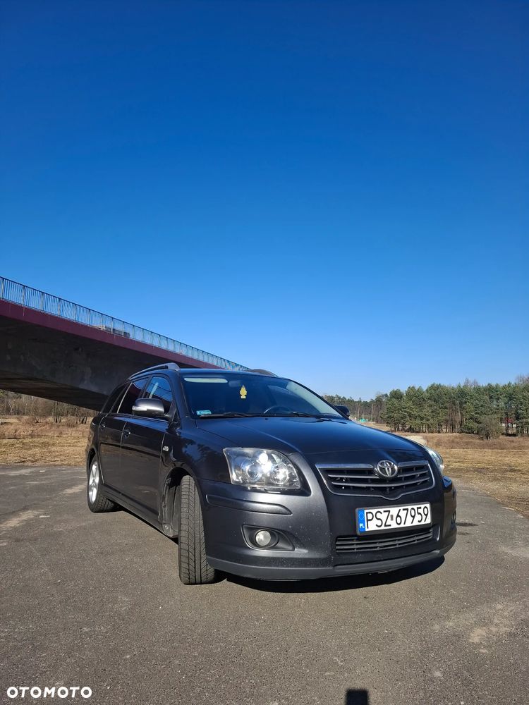 Toyota Avensis 2.2 D-4D Prestige - 1