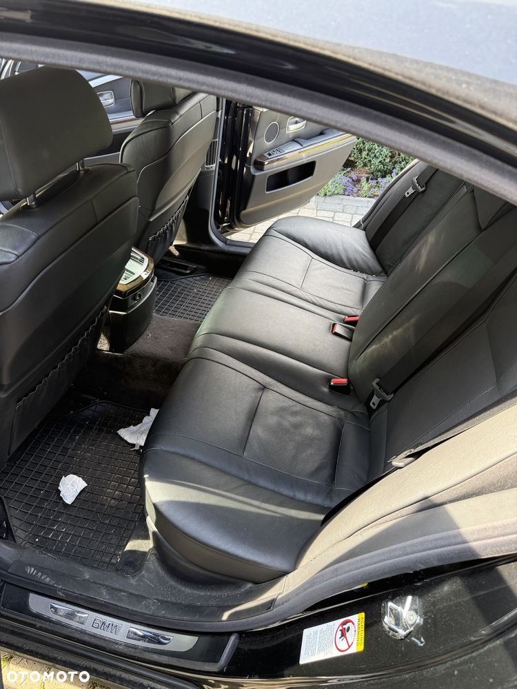 BMW Seria 7 740i - 7
