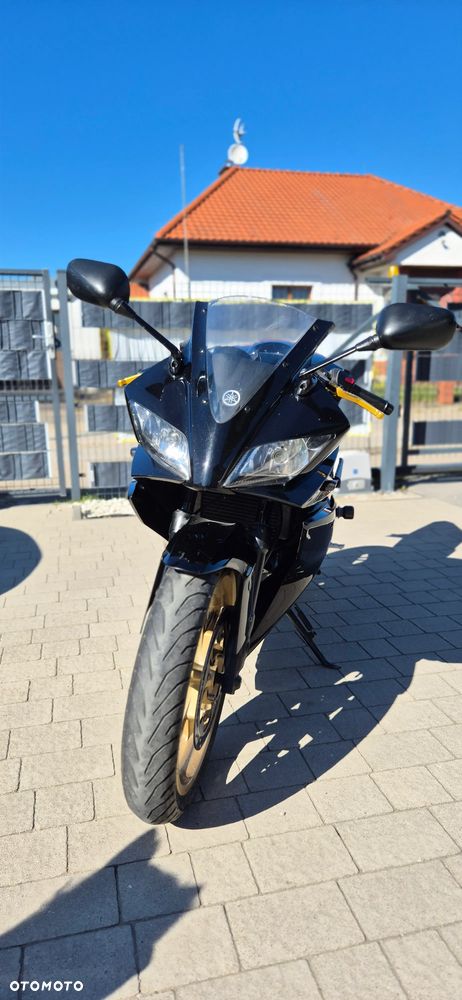Yamaha YZF - 4