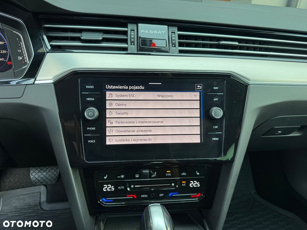 Volkswagen Passat - 12