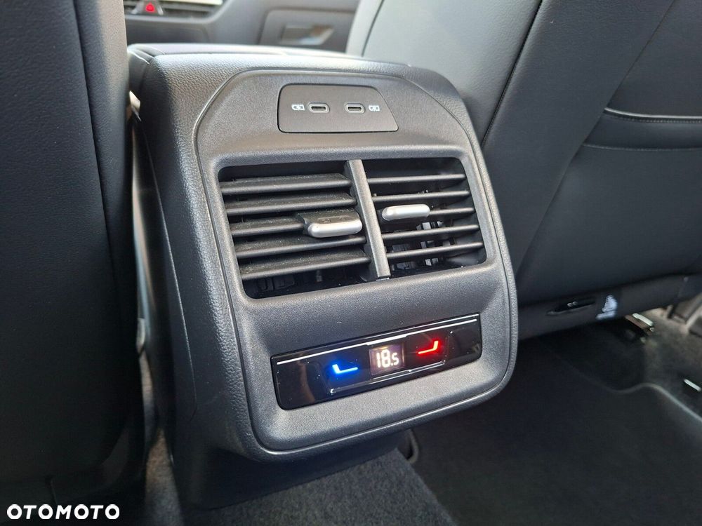 Volkswagen Passat - 15