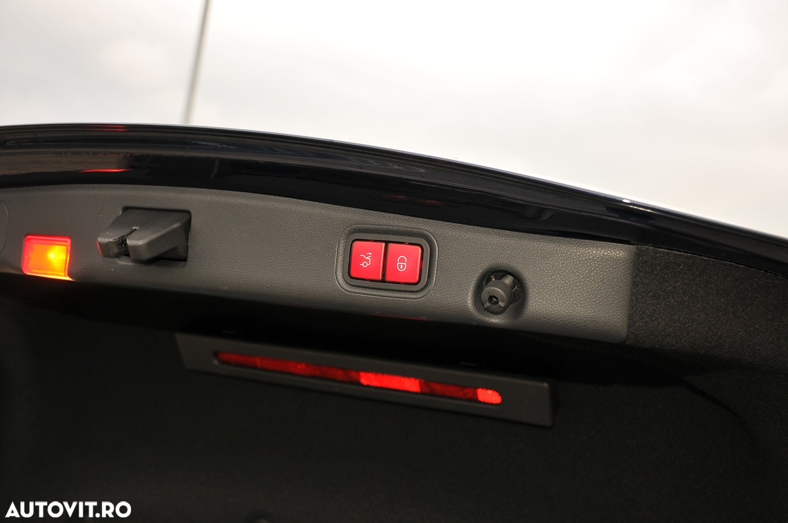 Mercedes-Benz E 350e 9G-TRONIC Exclusive - 37
