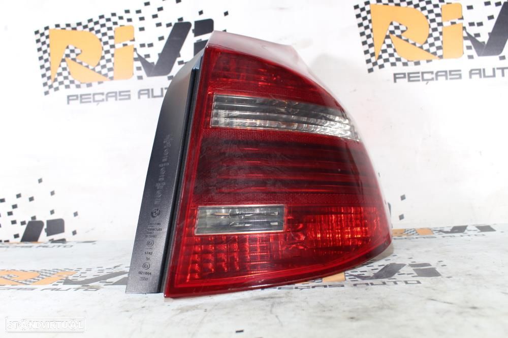 Farolim Direito Bmw 1 (E87)  63217181298 / 7181298 / Passageiro Led - 3
