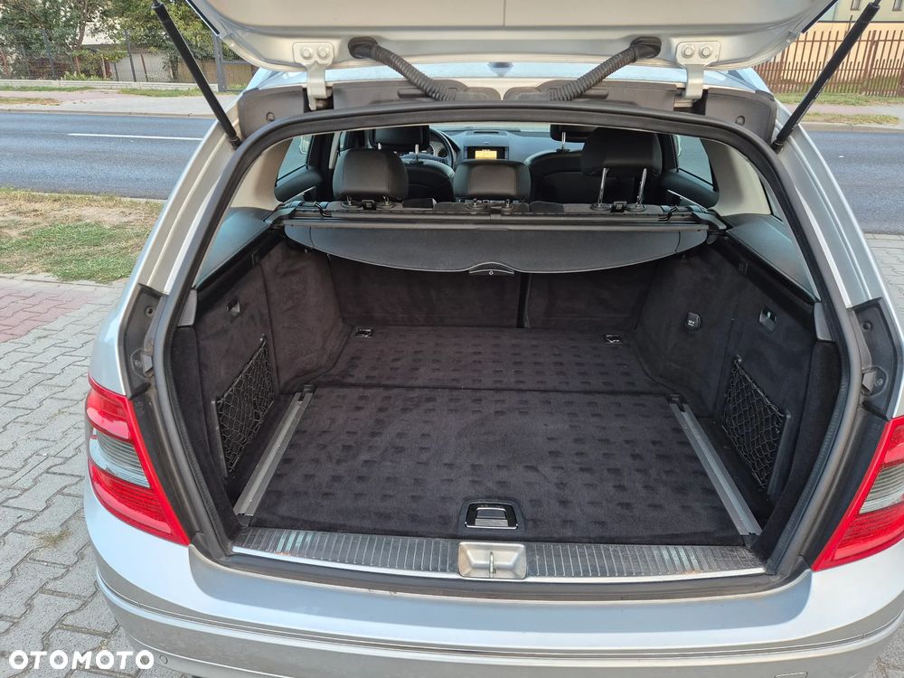 Mercedes-Benz Klasa C 220 CDI Avantgarde - 11