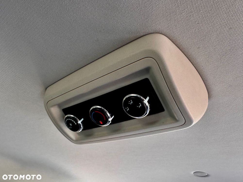 Chrysler Grand Voyager 2.8 CRD Automatik LX - 31