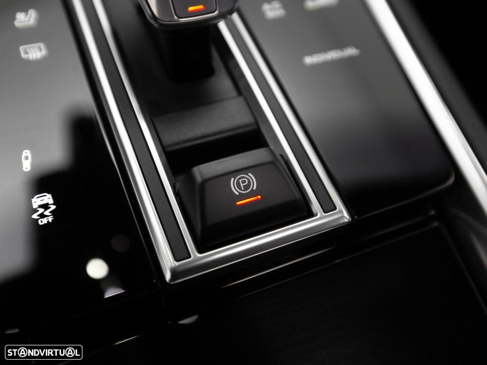 Porsche Panamera 4 E-Hybrid - 30