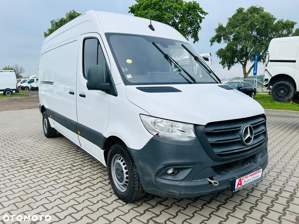 Mercedes-Benz Sprinter - 11