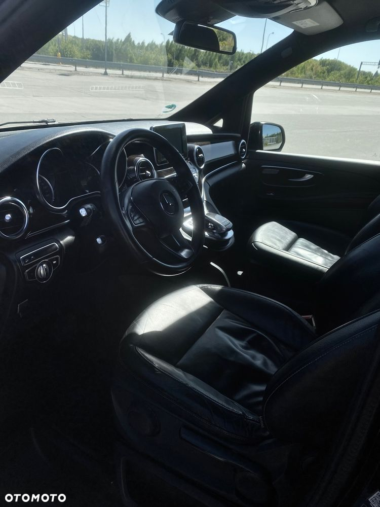 Mercedes-Benz Klasa V - 16