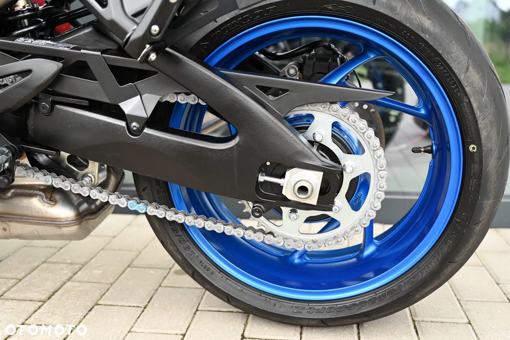 Suzuki GSX 1000 - 17