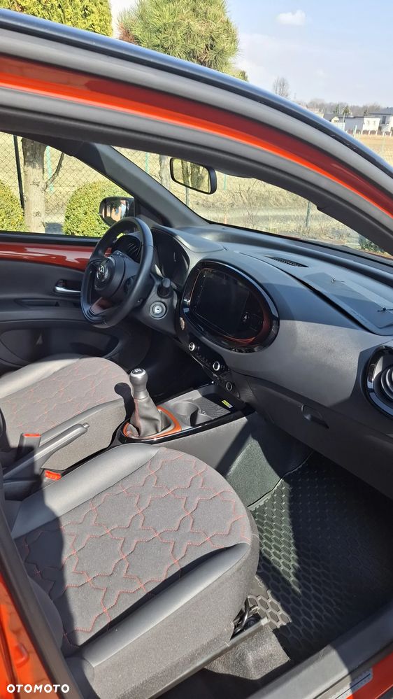 Toyota Aygo X 1.0 VVT-i Executive - 12