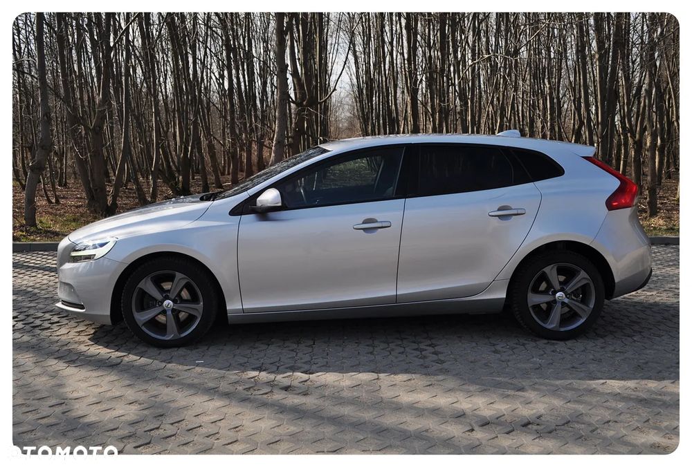 Volvo V40 T2 Drive-E Momentum - 13