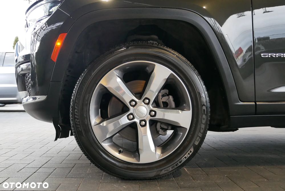 Jeep Grand Cherokee - 35